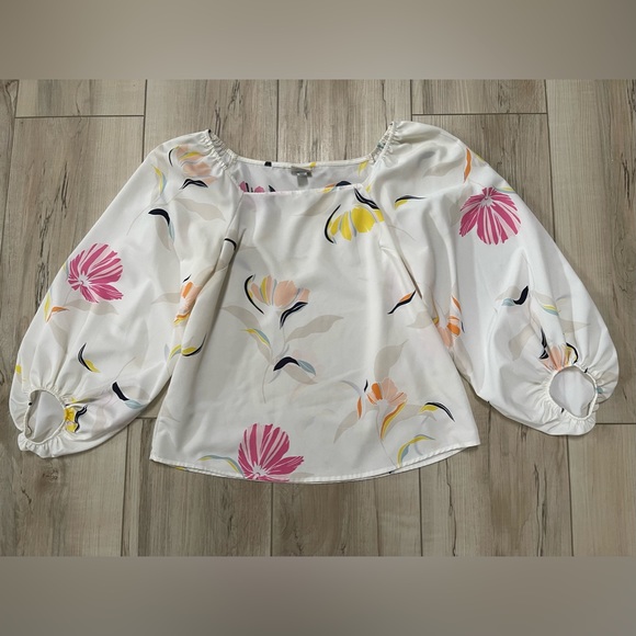 A New Day: Flowy Flower Blouse Size: Small - Picture 2 of 9